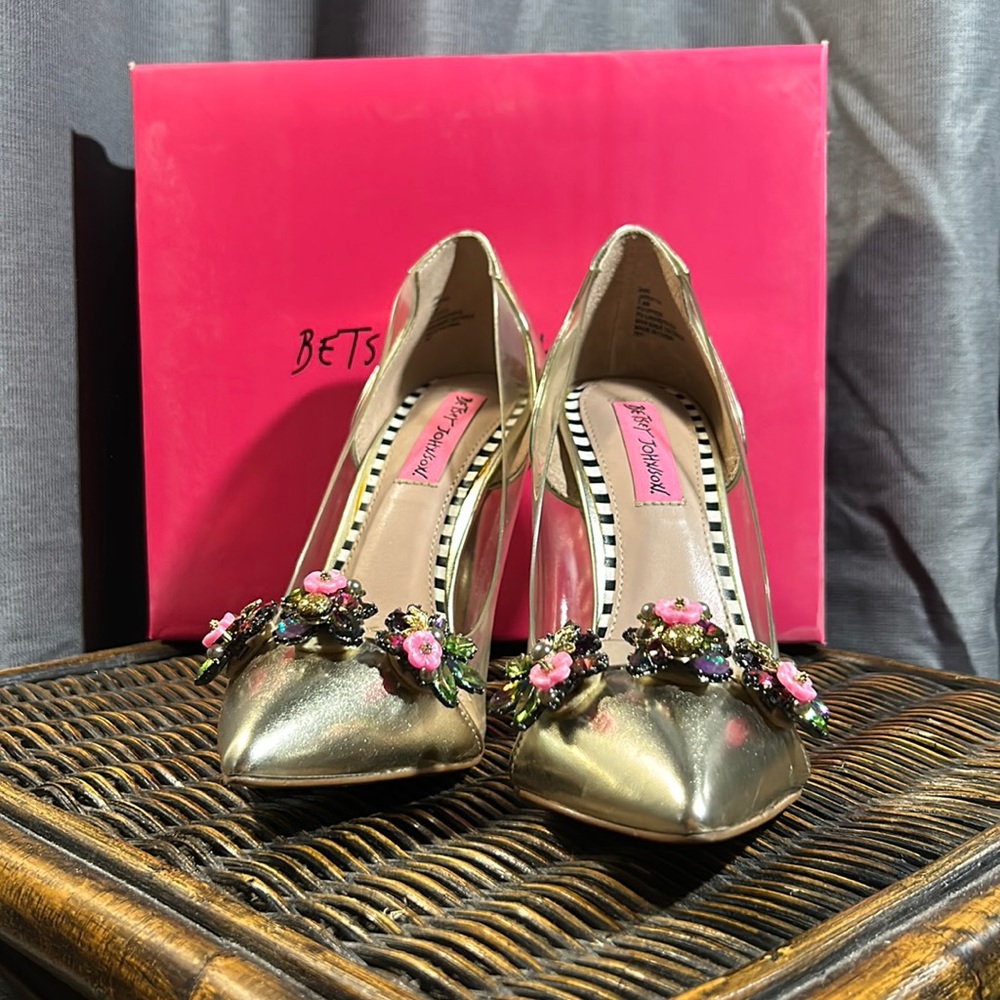 Jane Gold Multi Betsey Johnson Heels